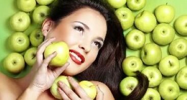 苹果面膜能使眼睛周围的皮肤恢复活力